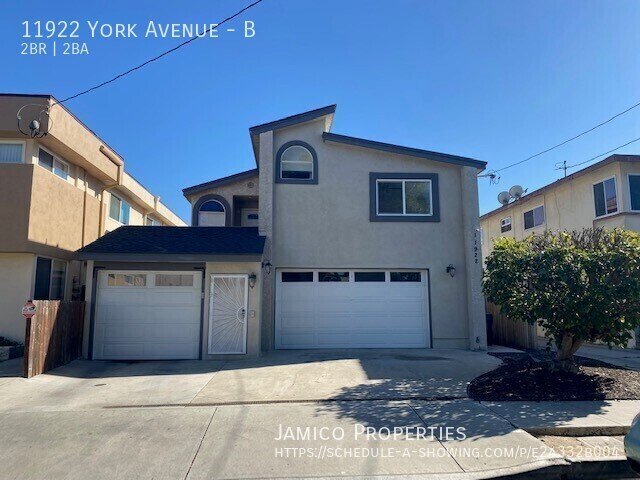 Building Photo - 11922 York Ave Unit B