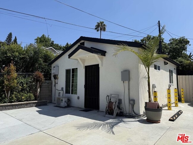 Building Photo - 626 1/2 Silver Lake Blvd
