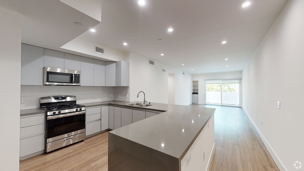 3D Tour - 1515 Colby Ave