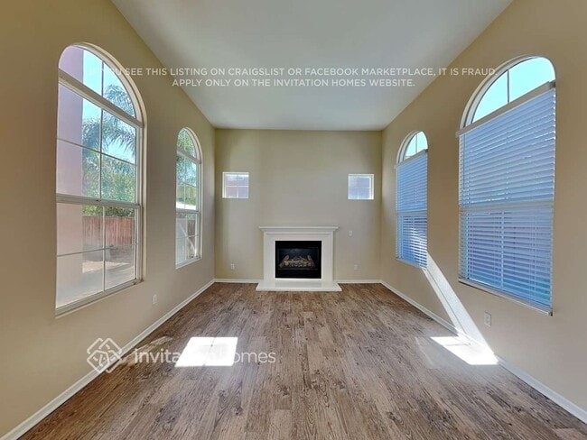 Photo - 1678 Bella Regina Way