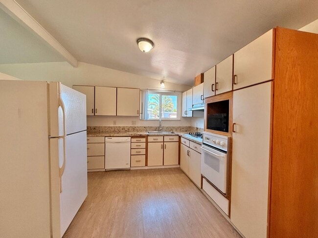 Photo - 3141 Admiral Ave