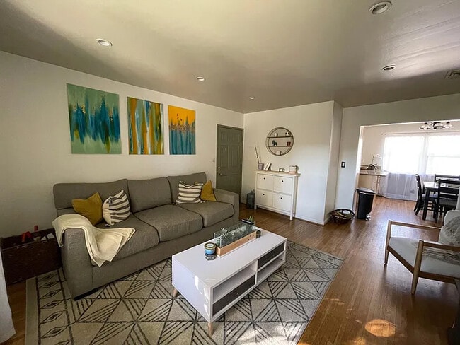 Photo - 5866 Bowcroft St Unit 3