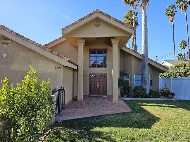 House - 6527 Gaviota Ave House Unit 6527