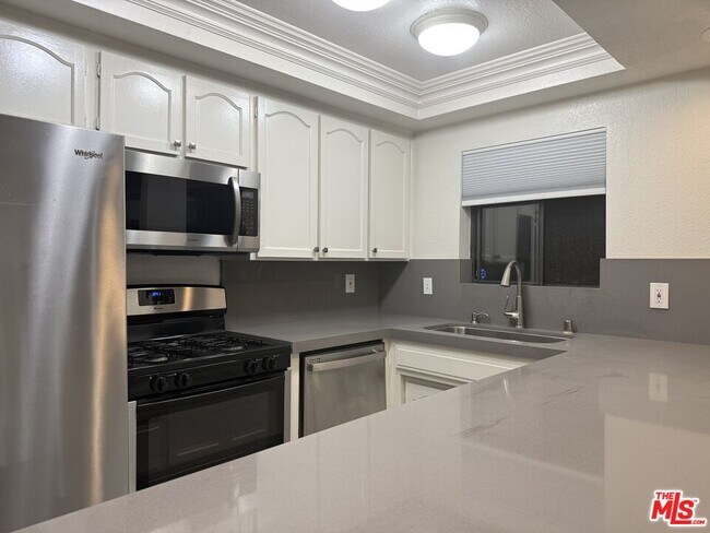 Photo - 1355 N Sierra Bonita Ave Unit 311