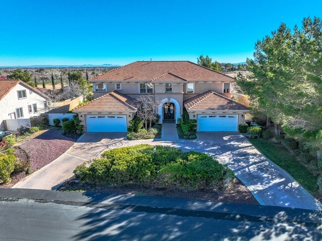 Photo - Stunning 4-Bedroom Home for Rent in Palmdale!