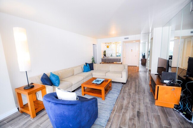 Photo - 1770 Avenida del Mundo Unit 706