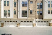 Photo - 661 W 17th St