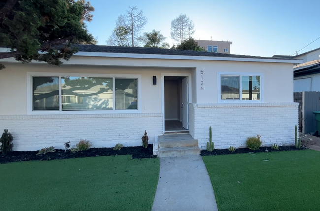Comfortable 4 Bed 2 Bath House!! - Comfortable 4 Bed 2 Bath House!!