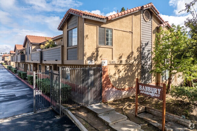 Banbury Apartments - Banbury Apartments