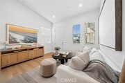 Photo - 376 Hamilton St