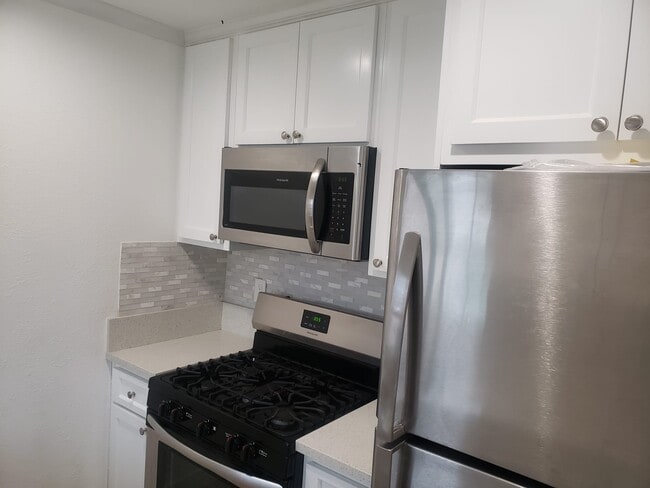 Photo - 4326 W 163rd St