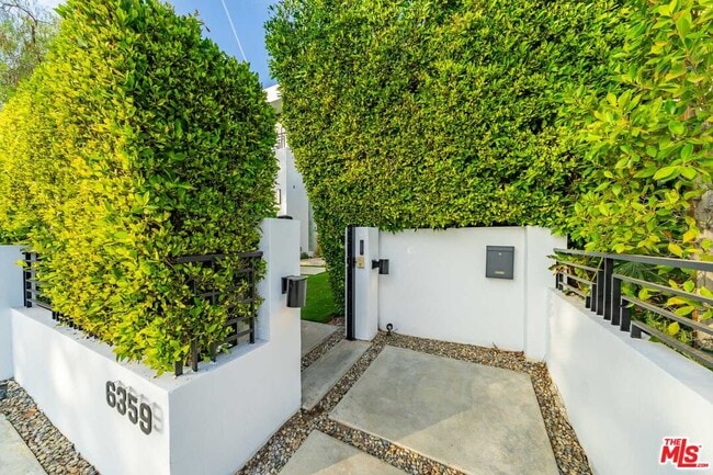 Photo - 6359 Colgate Ave