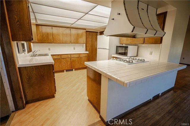 Photo - 34155 Castlehaven Rd