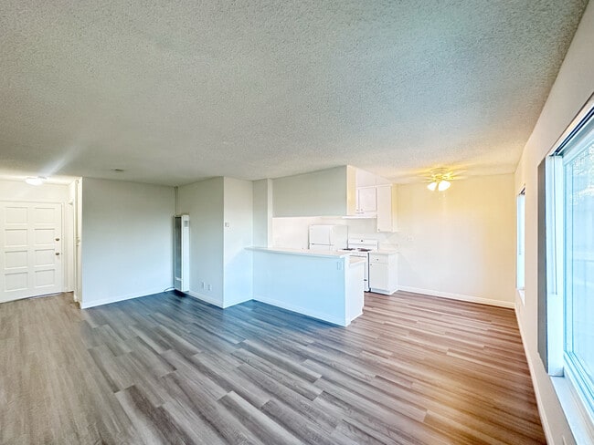 Photo - Vanderbilt West