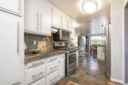 Photo - Cul-De-Sac Location, beautiful single leve... House