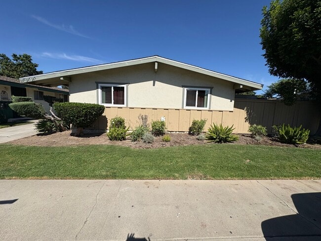 Building Photo - tup245 Unit 247