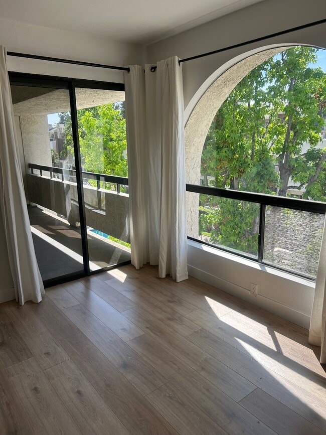 Balcony - 21650 Burbank Blvd Unit 315