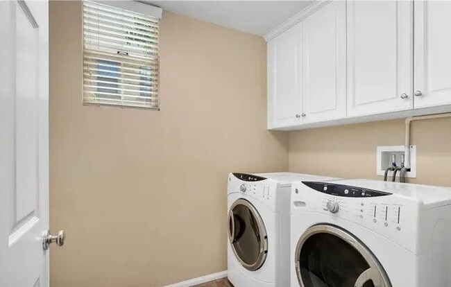 Building Photo - 66 Full Moon Unit 104