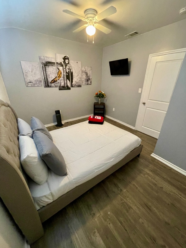 Photo - 2115 N Raymond Ave Unit 2109 Raymond