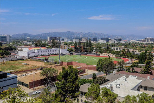 Photo - 2160 Century Pk E