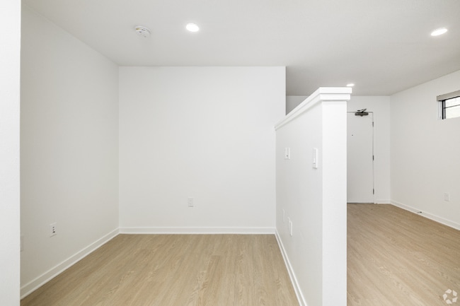 Photo - 1901 Overland Ave Unit 205