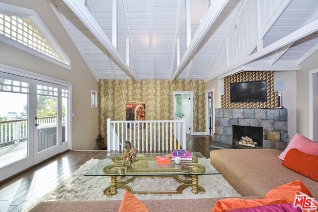 Photo - 2172 Argyle Ave