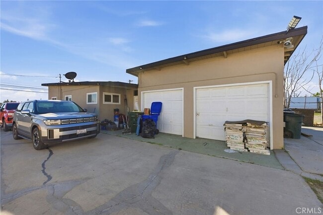 Photo - 16072 Arrow Blvd