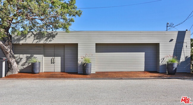 Photo - 24222 Malibu Rd