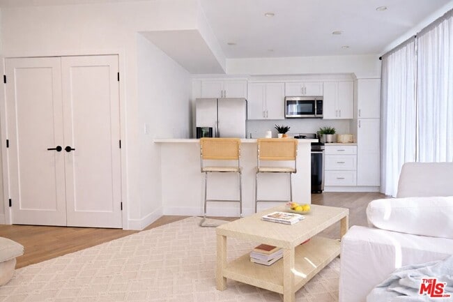 Building Photo - 842 11th St Unit 4B