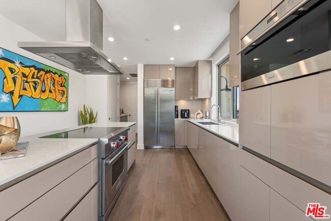 Photo - 728 N Sweetzer Ave Unit 401