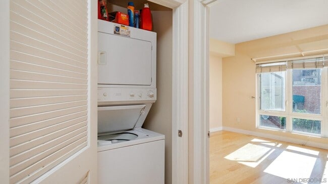 Photo - Perfectly located 1 bed/1 bath unit in Dow... Unit 3231