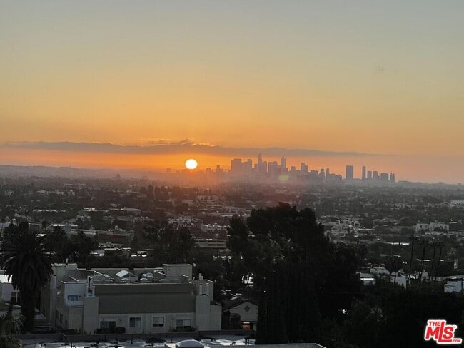 Photo - 999 N Doheny Dr Unit 708