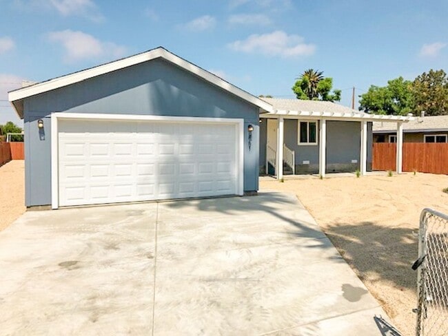 Photo - Newer home for rent on large lot!