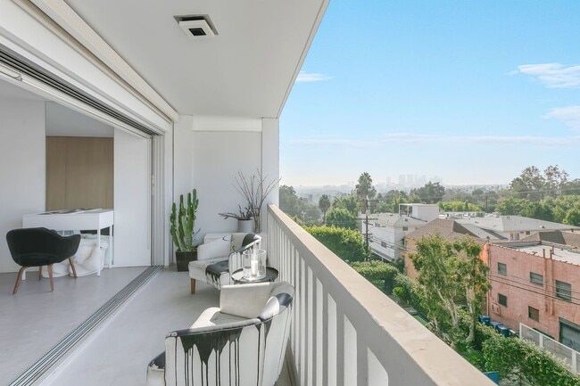 Photo - 999 N Doheny Dr