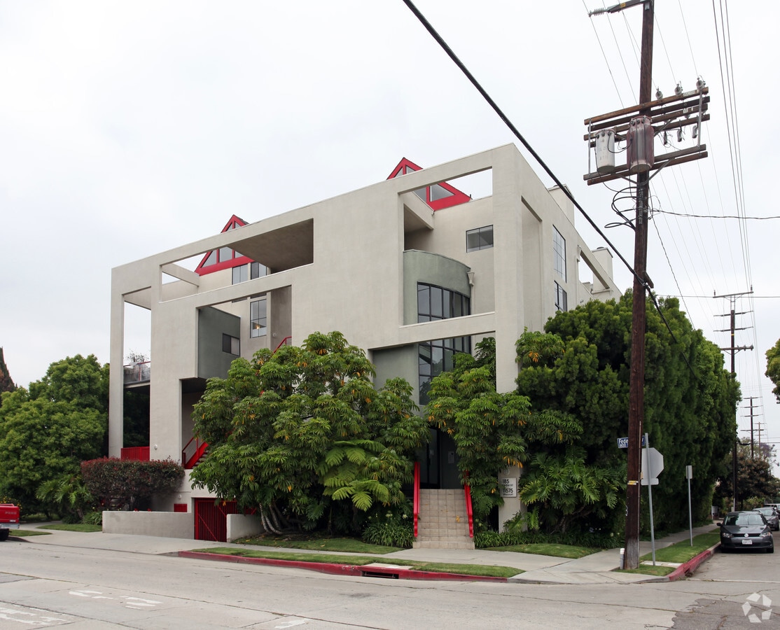 Photo - 11575 Missouri Ave Apartments