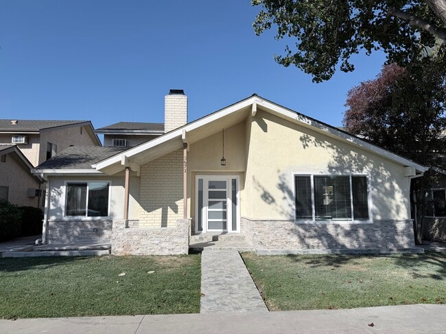 Building Photo - 3671 Howard Ave Unit 1