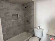 Photo - 901 S Berendo St