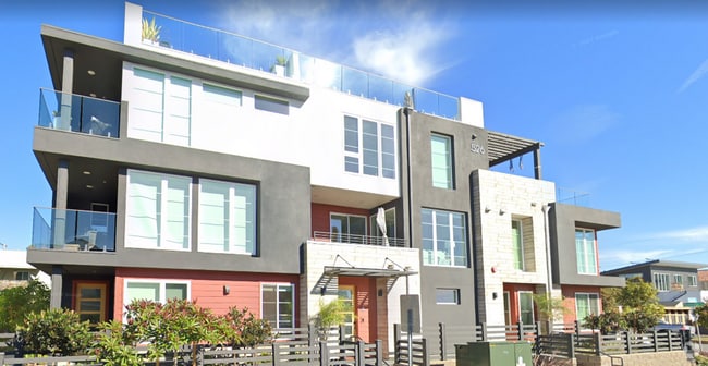 Building Photo - Updated and Luxurious Gorgeous 3 Bedroom T... Rental