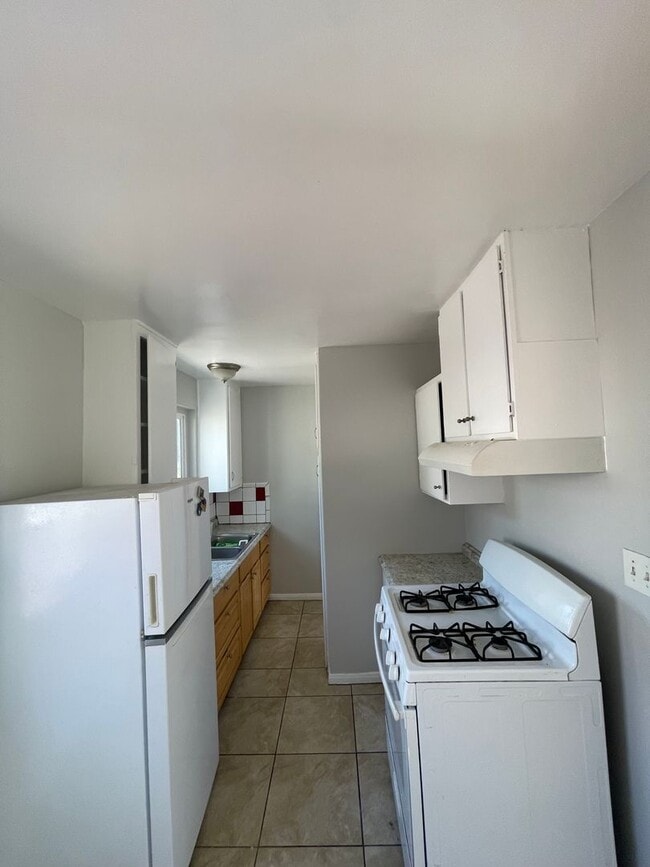 Photo - 649 Hawthorne St Unit B