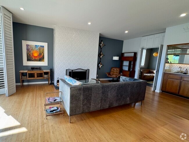 Building Photo - 11322 Camarillo St Unit 204 Rental