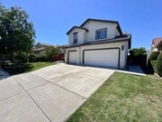 Photo - Large 4 bedroom home for lease in the hear...