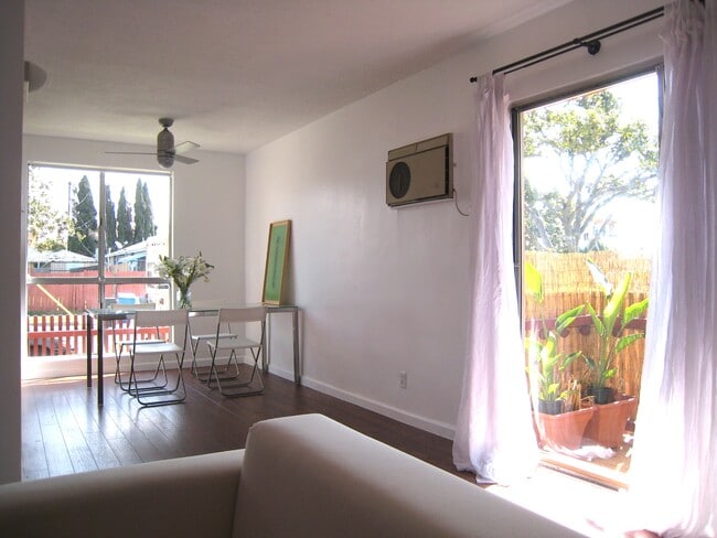 Photo - 3813 Huron Ave Unit 1