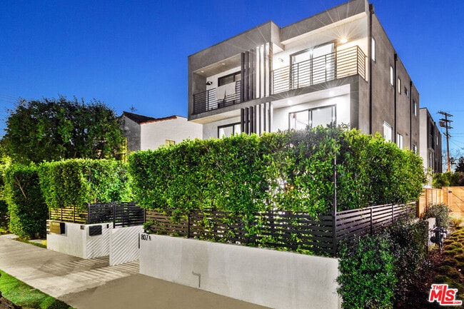 Photo - 807 N Cherokee Ave