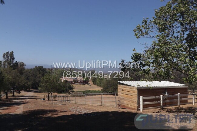 Photo - 1425 Cedar St