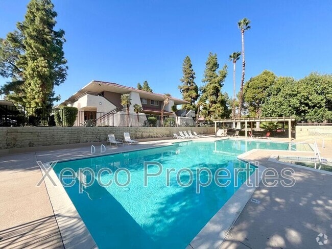 Building Photo - 2875 N Los Felices Rd Unit #103 Rental