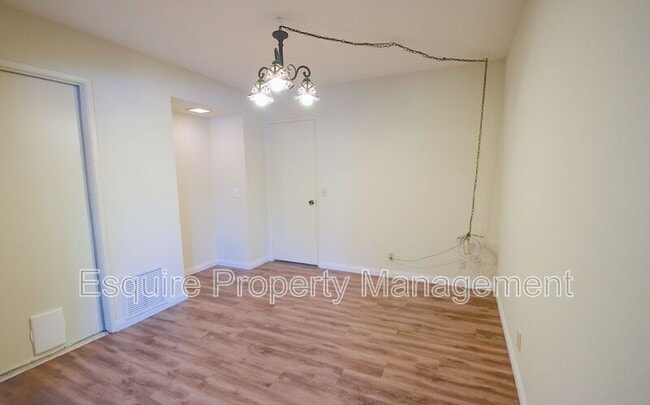 Photo - 1300 Gina Dr