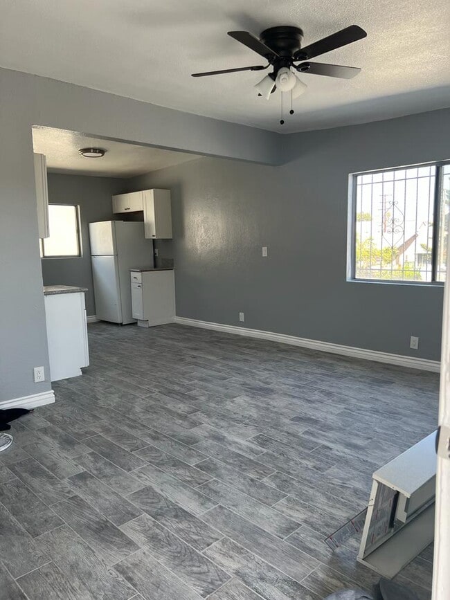 Photo - 120 W 73RD ST