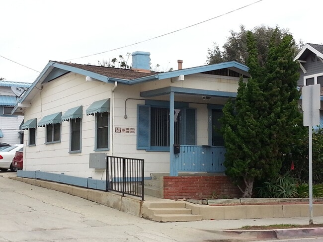 Building Photo - 732 Shepard St Unit 732