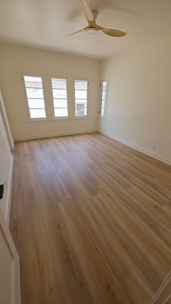 Photo - 458 S Roxbury Dr Unit 460 12