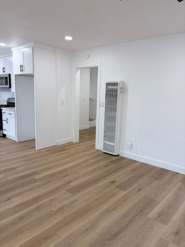 Building Photo - Main Street - Church & SFR Unit Main St. SFR